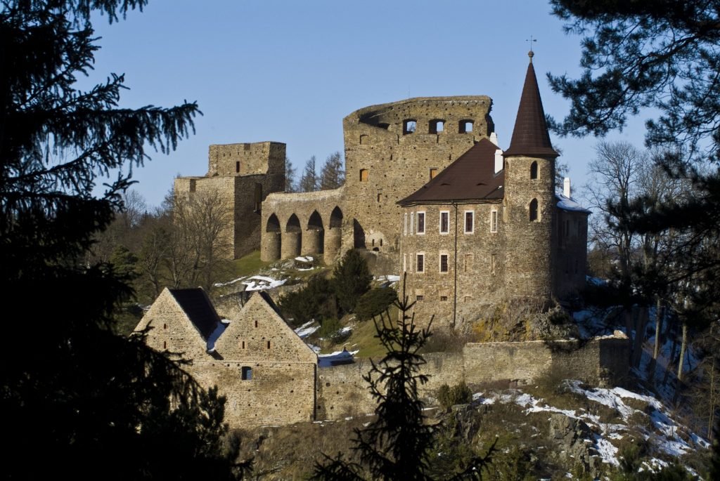 hrad-velhartice